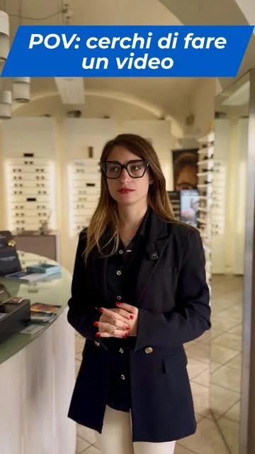 Un momento in negozio dal reel di Ottica Erdas